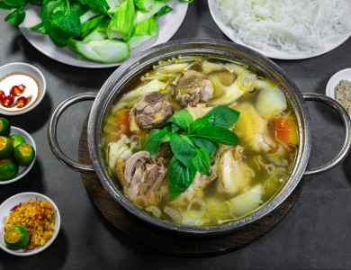 LẨU GÀ LÁ É