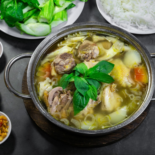 LẨU GÀ LÁ É